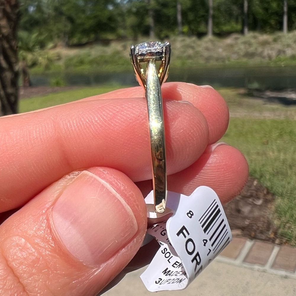 10K yellow gold 1/2 Carat T.W. Round Diamond Solitaire Ring size 7 - Picture 4 of 15